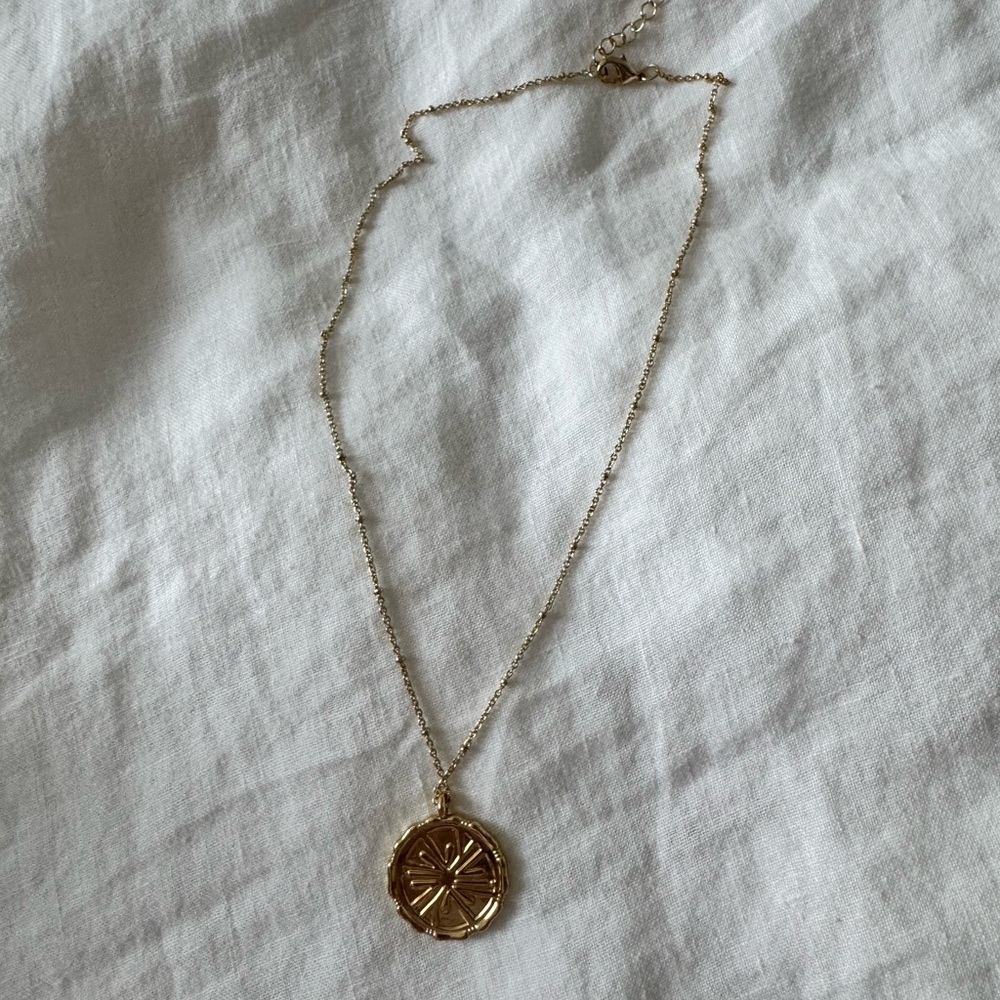Lilly Pulitzer Gold Pendant Necklace